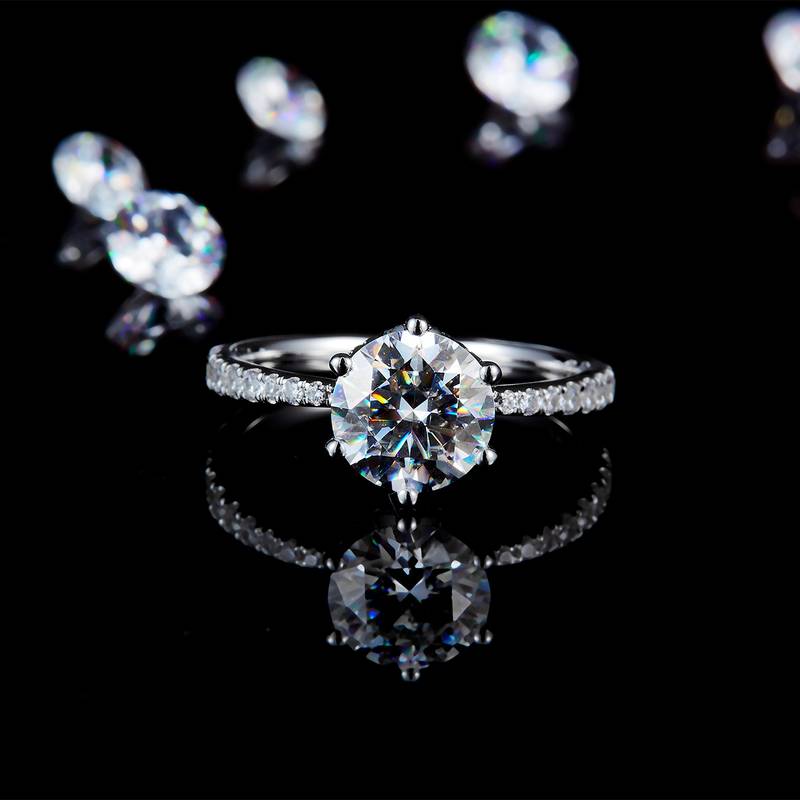Affordable Luxury冷淡风高级六爪Women's RingS925银镀白金定制选款主石Moissanite2.0ct/副石高碳钻