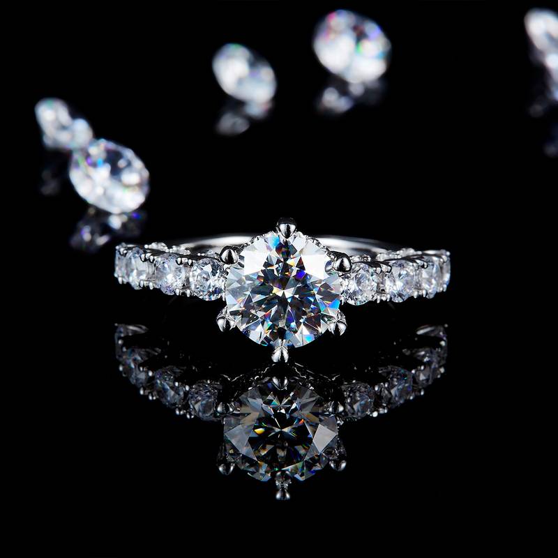 满钻豪华六爪Women's RingS925银镀白金定制选款主石Moissanite2.0ct/副石高碳钻