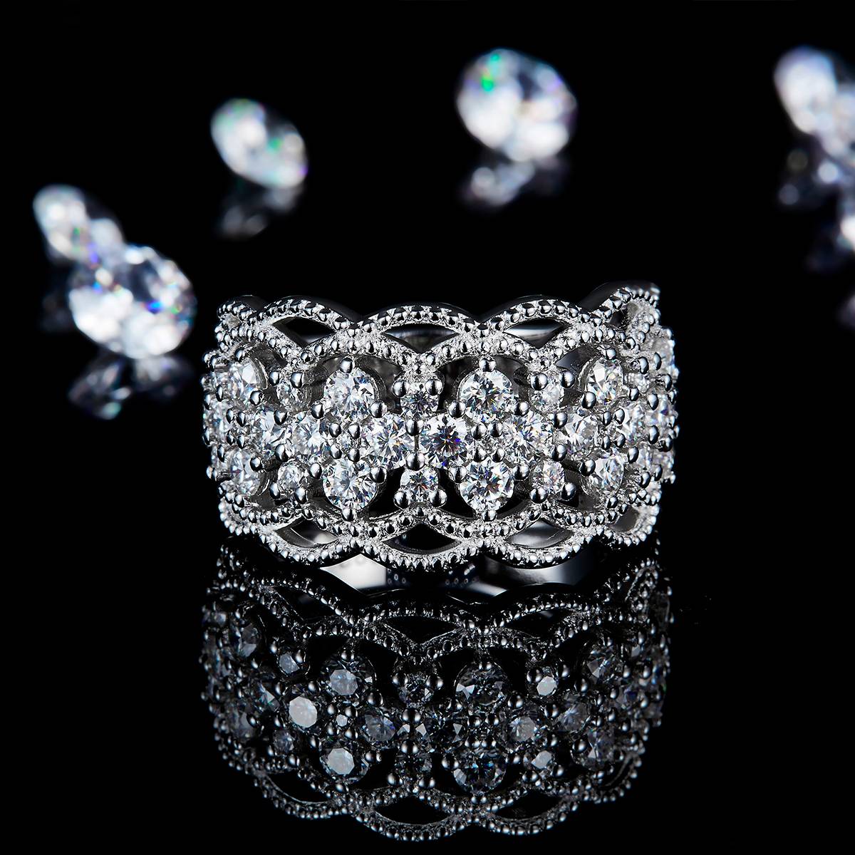 Deluxe Half Circle Ring S925 Silver Plated Platinum Customized Selection Side Stone Moissanite 0.6ct