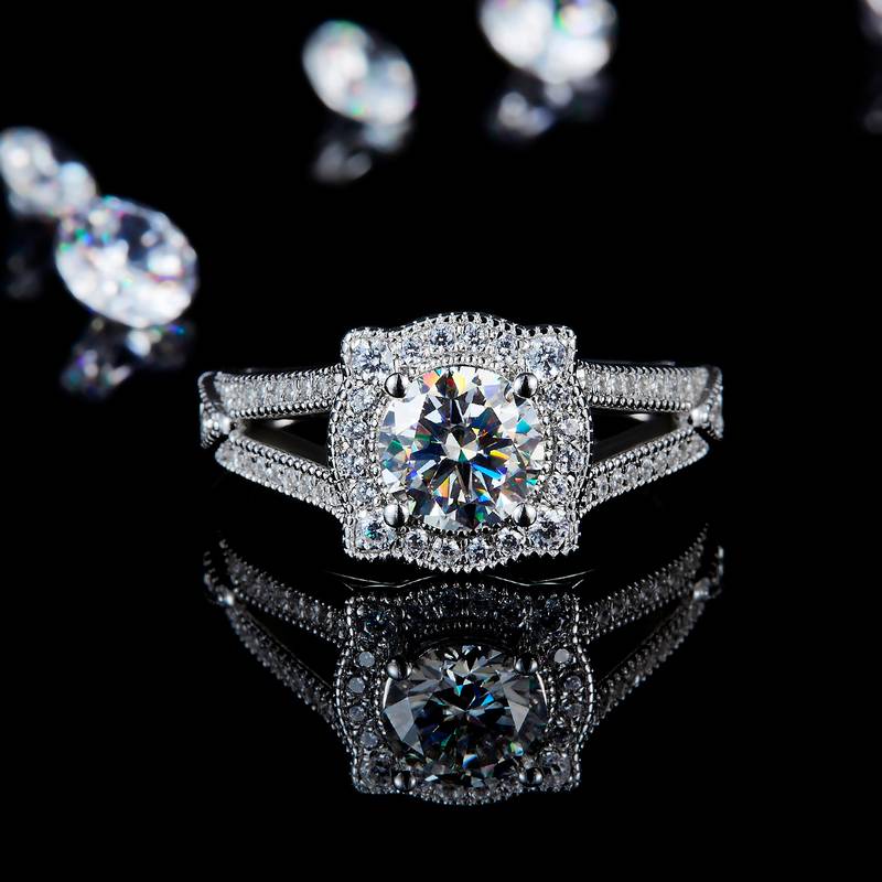 Y臂轻奢女戒S925银镀白金定制选款主石莫桑钻1.0ct/副石高碳钻