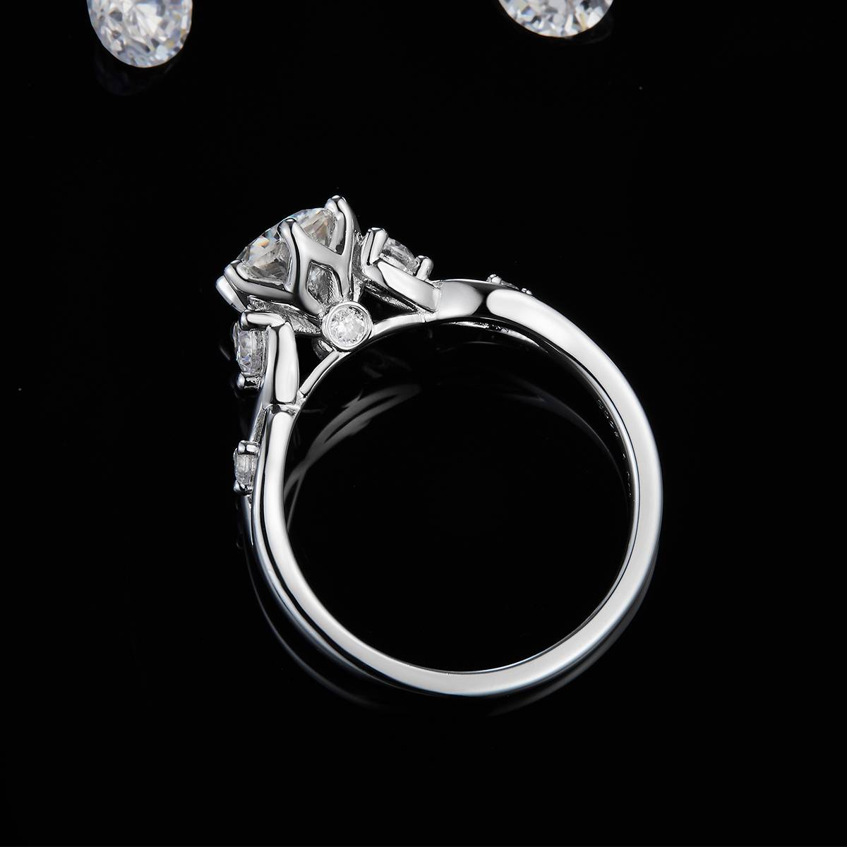 个性交织女戒S925银镀白金定制选款主石莫桑钻1.0ct/副石高碳钻
