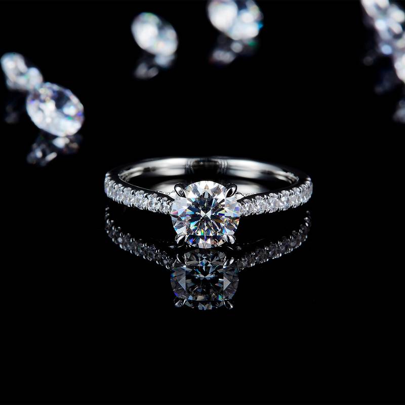 微镶四爪Women's RingS925银镀白金定制选款主石Moissanite1.0ct/副石高碳钻