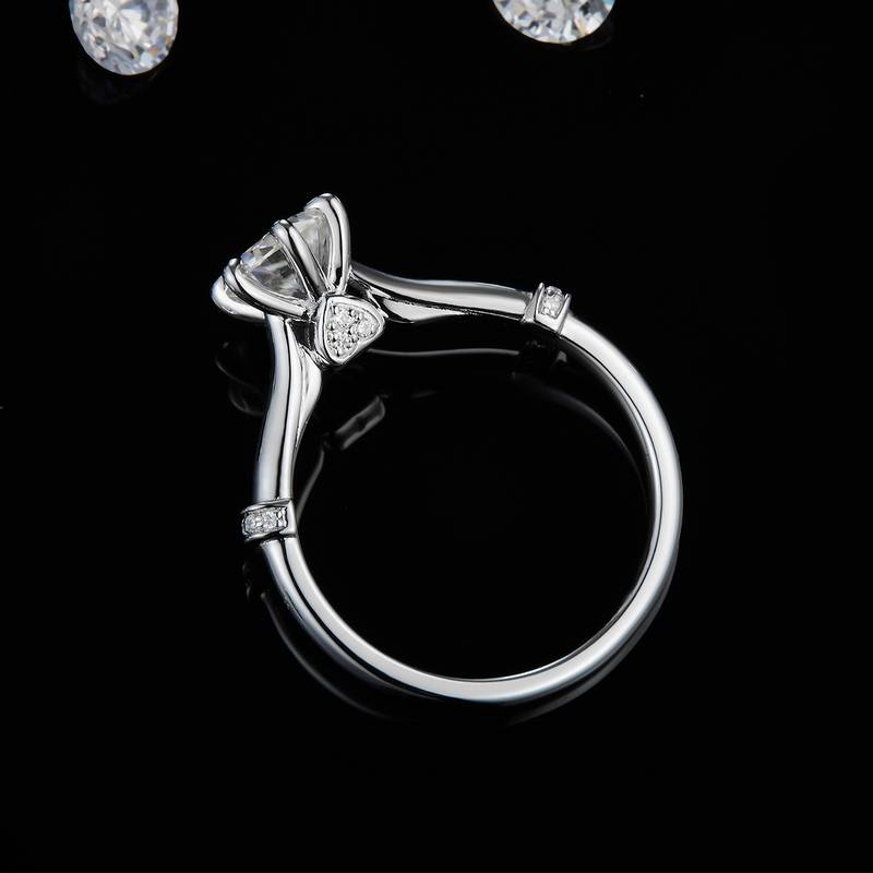 花慕六爪女戒S925银镀白金定制选款主石莫桑钻1.0ct/副石高碳钻