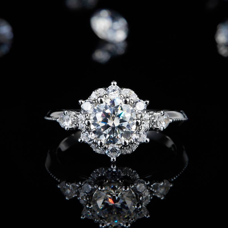 富贵花蕊Women's RingS925银镀白金定制选款主石Moissanite1.0ct/副石高碳钻