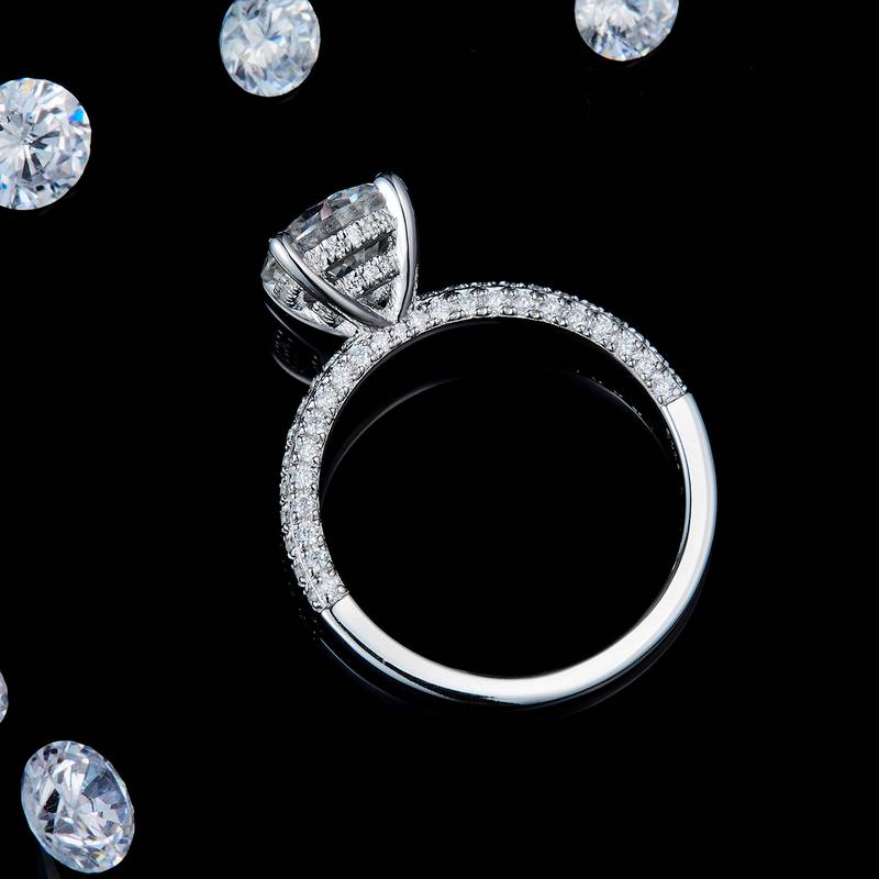 圆钻豪华款女戒S925银镀白金定制选款主石莫桑钻2.0ct/副石高碳钻