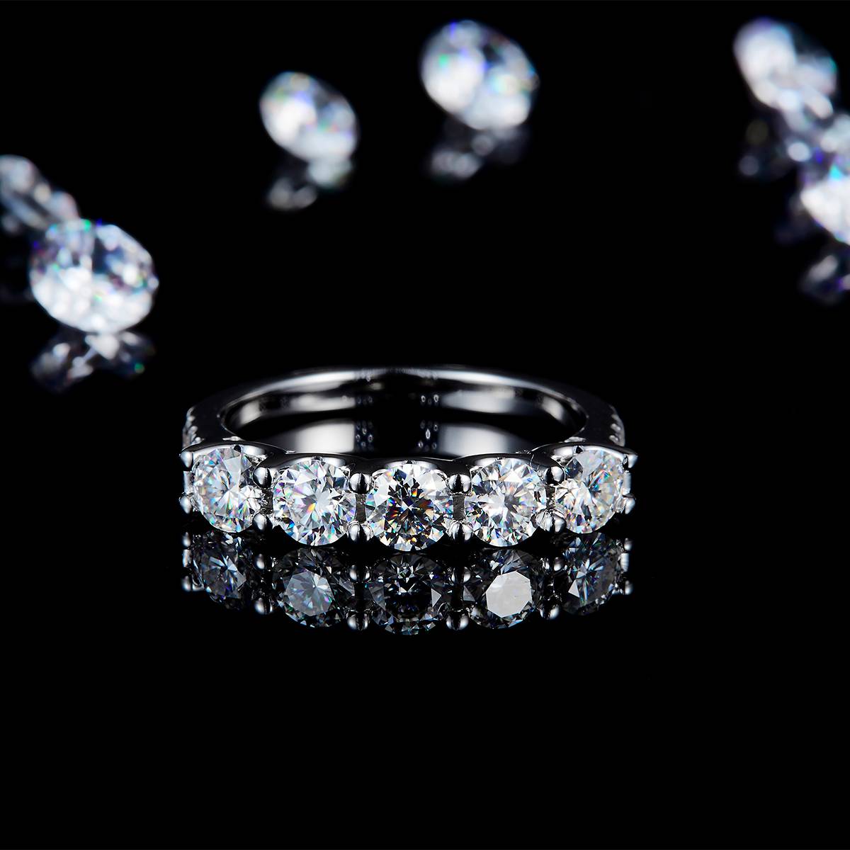 4.0mm lined ring women's ring S925 silver plated platinum customized option Side Stone Moissanite 1.71ct