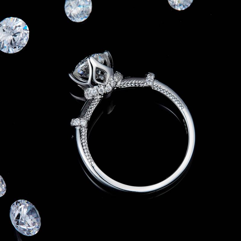四爪花苞圆钻滚珠Women's RingS925银镀白金定制选款主石Moissanite1.0ct/副石高碳钻