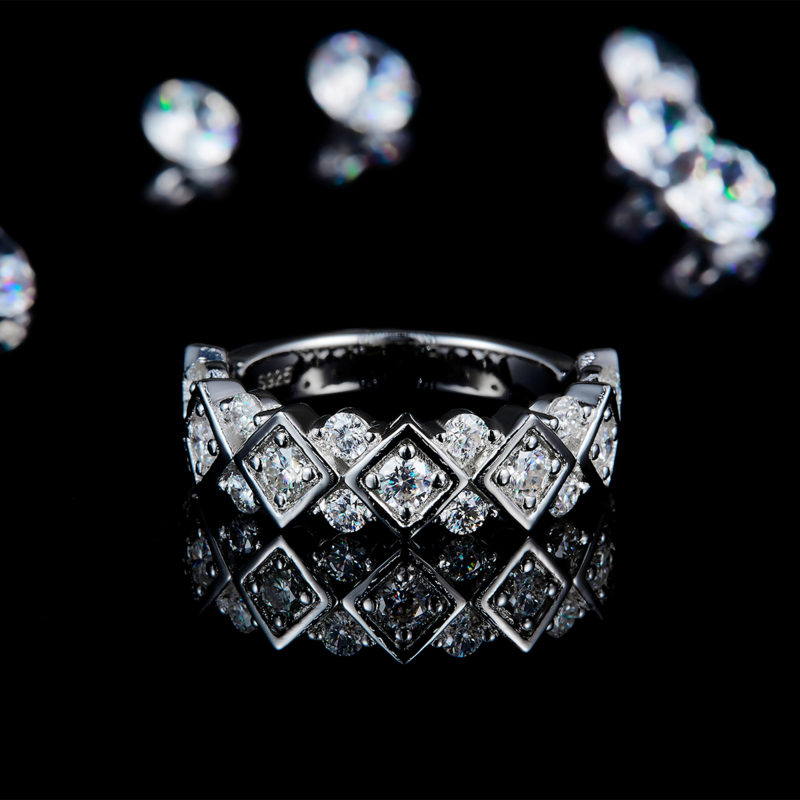方格圆钻排戒Women's RingS925银镀白金定制选款副石Moissanite0.97ct