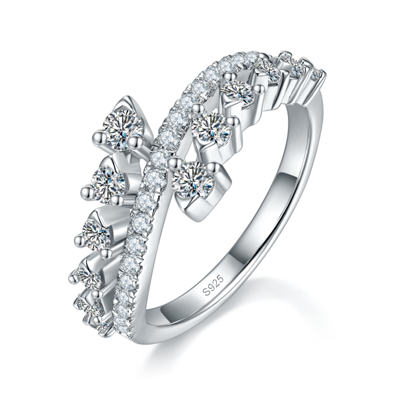 错位轻奢风女戒S925银镀白金定制选款莫桑钻0.62ct