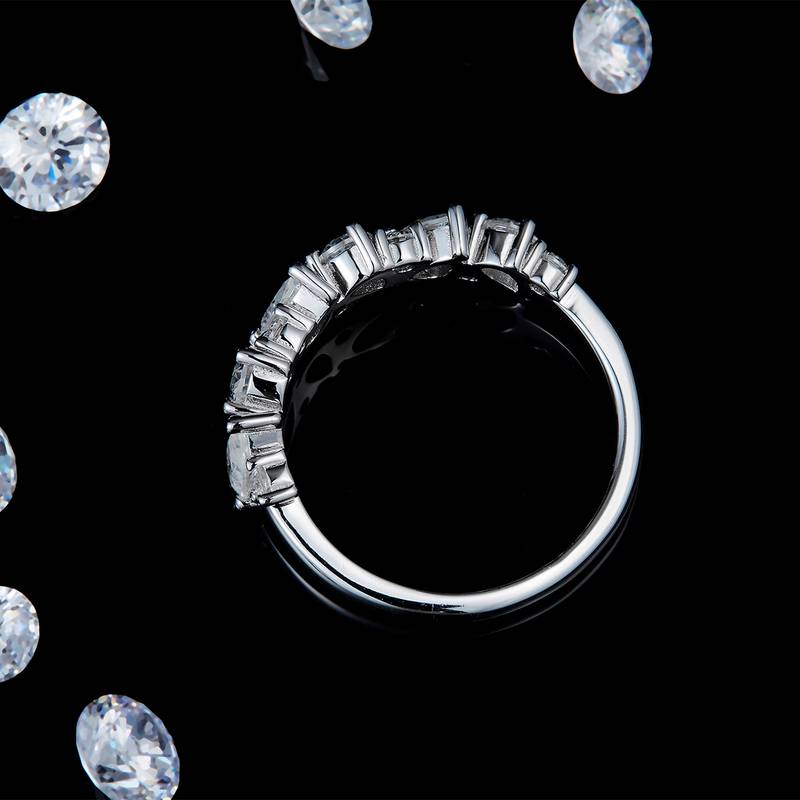梨形拼镶圆钻排戒S925银镀白金定制选款副石莫桑钻2.31ct
