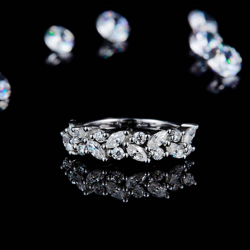 马眼钻拼镶圆钻排戒S925银镀白金定制选款副石莫桑钻1.04ct