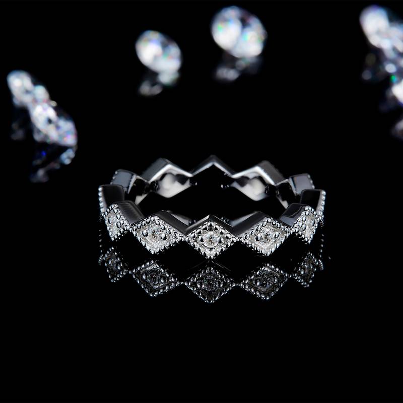 细款个性百搭排戒S925银镀白金定制选款副石莫桑钻0.21ct