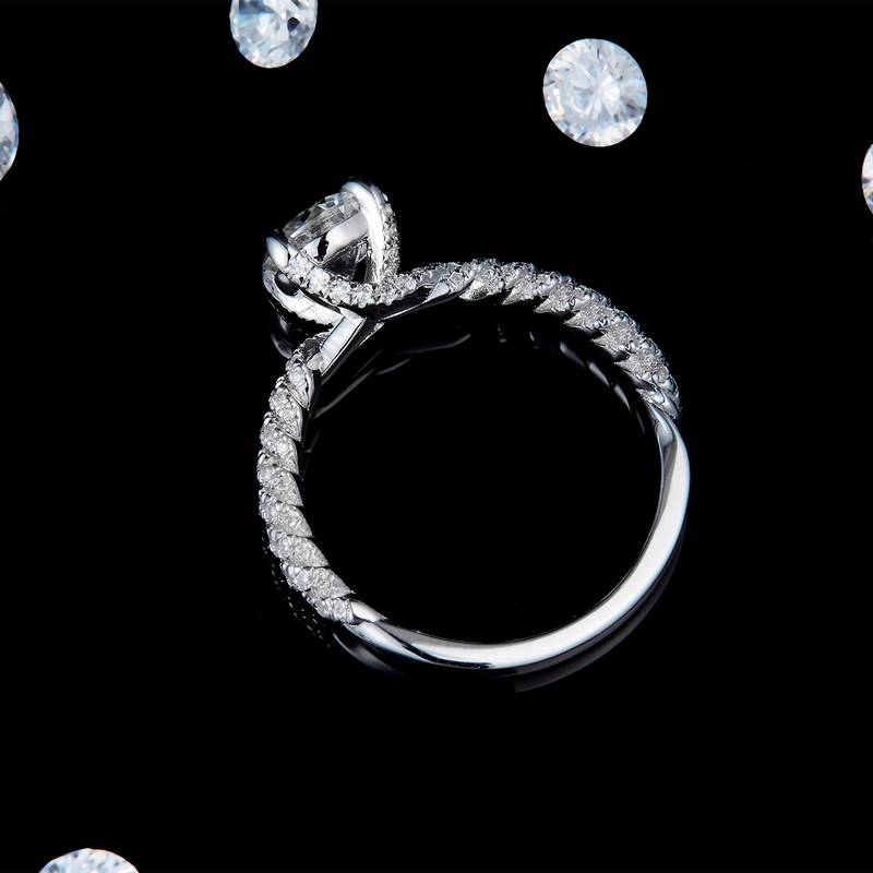 豪镶四爪求婚女戒S925银镀白金定制选款主石莫桑钻1.0ct/副石高碳钻