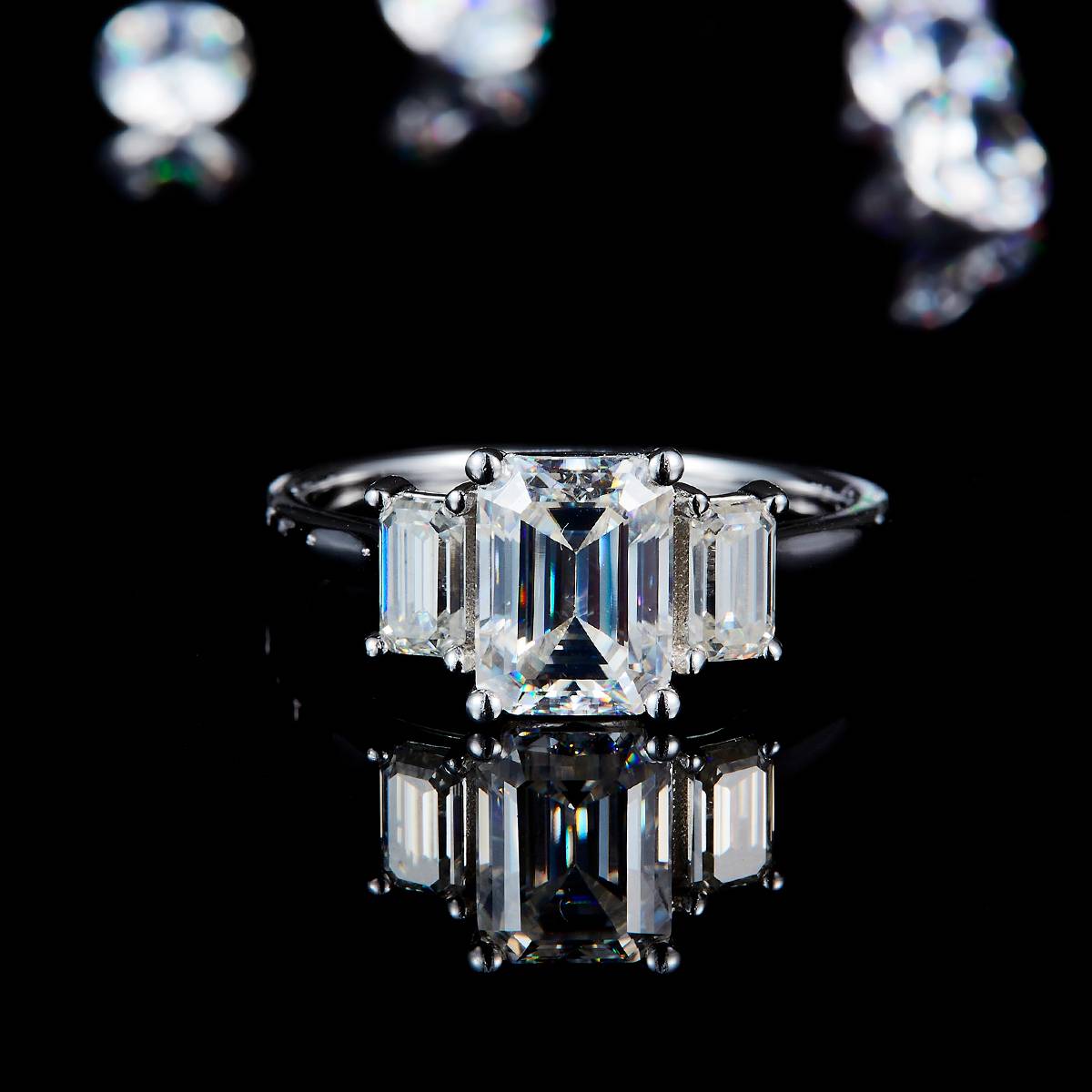 Three Stone Square Diamond Women's Ring S925 Silver Plated Platinum Customized Selection Main Side Stone Moissanite 2.0ct