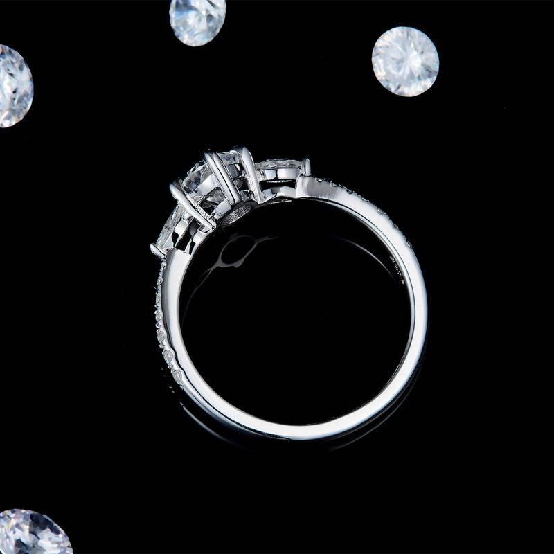 三石款蛋形钻S925银镀白金定制选款主石莫桑钻1.0ct/副石高碳钻