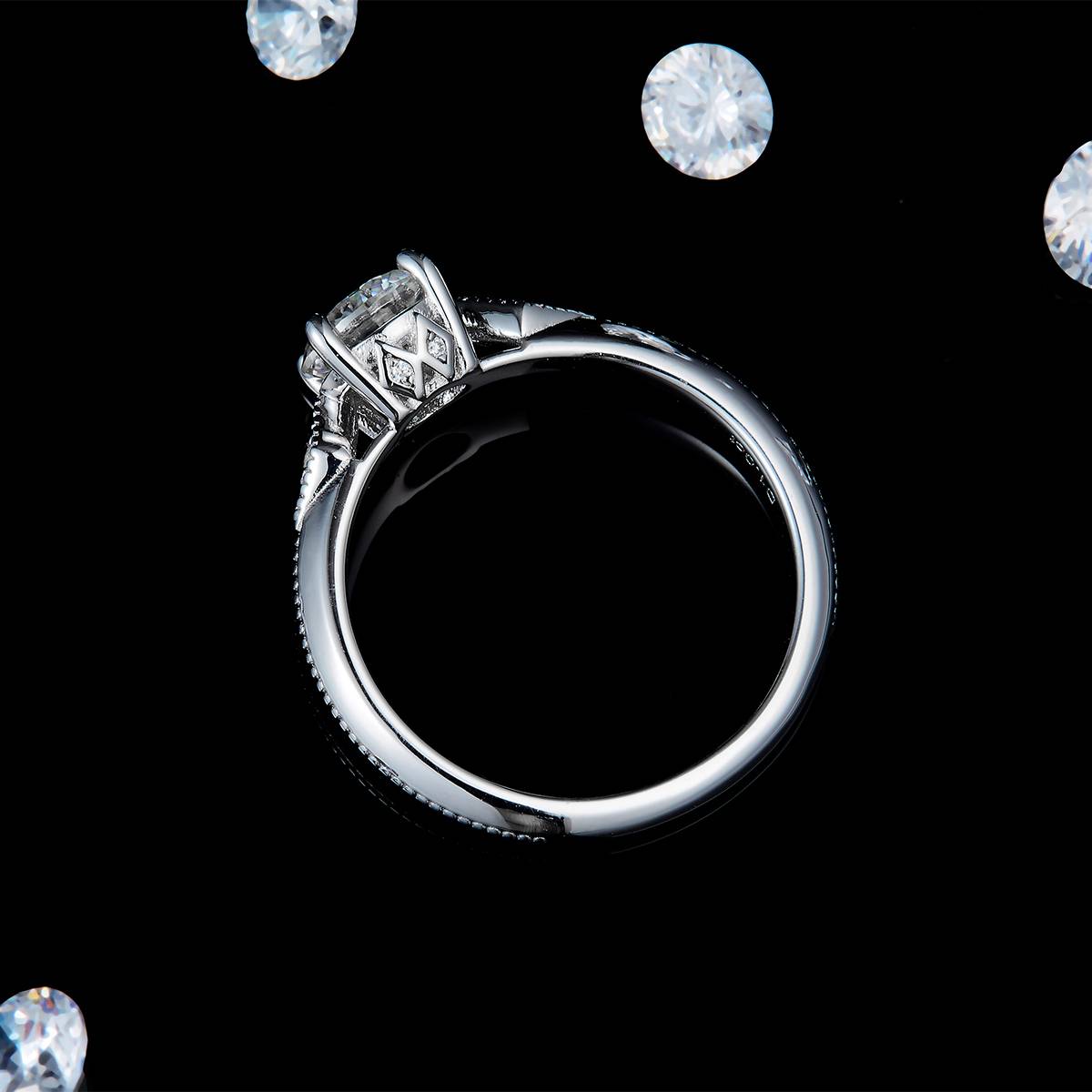 星空爱恋圆钻女戒S925银镀白金定制选款主石莫桑钻1.0ct/副石高碳钻