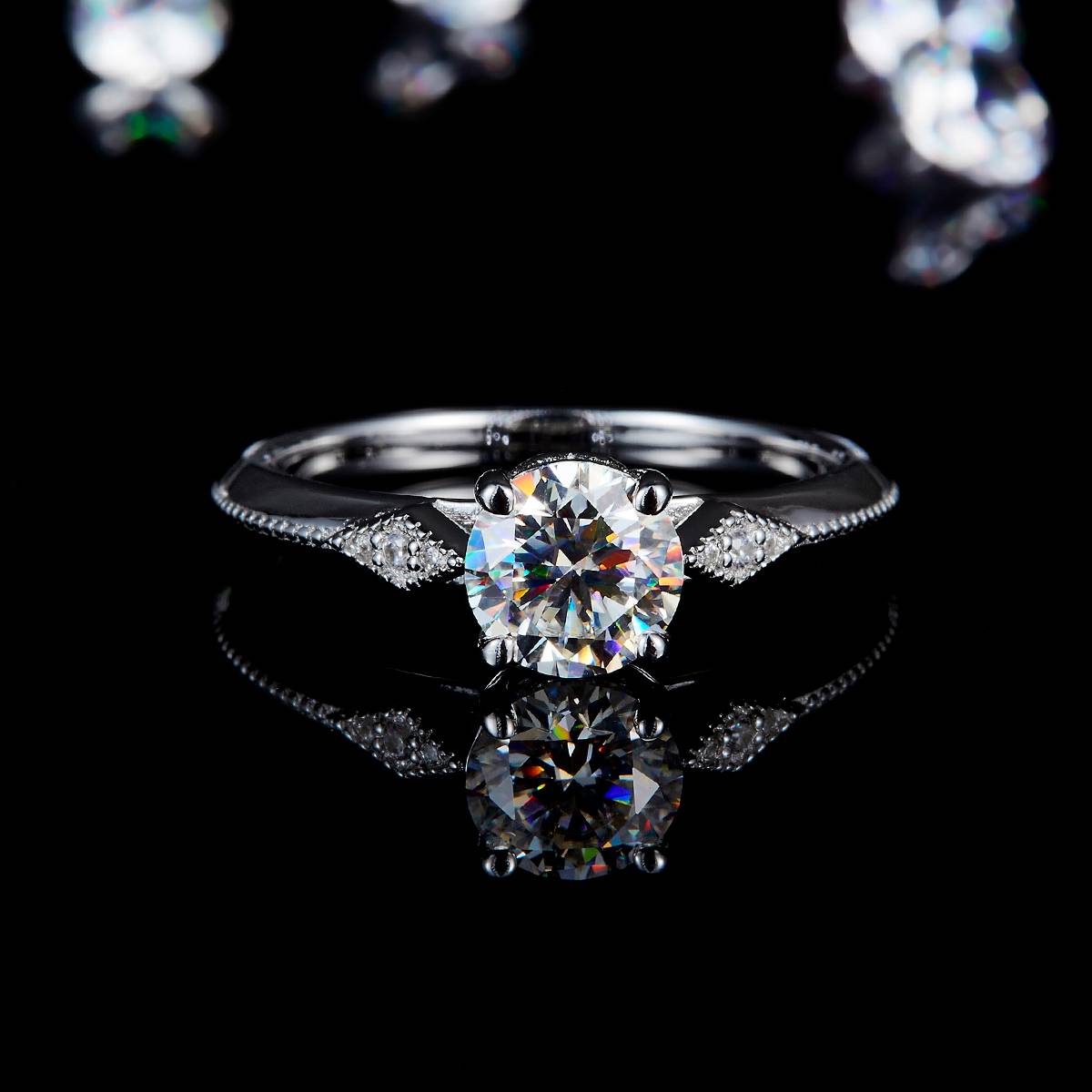 星空爱恋圆钻女戒S925银镀白金定制选款主石莫桑钻1.0ct/副石高碳钻