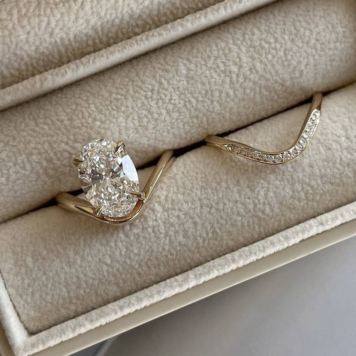 MR0050款S925银镀18K金蛋形莫桑钻女套戒主石10*7mm/2.5CT