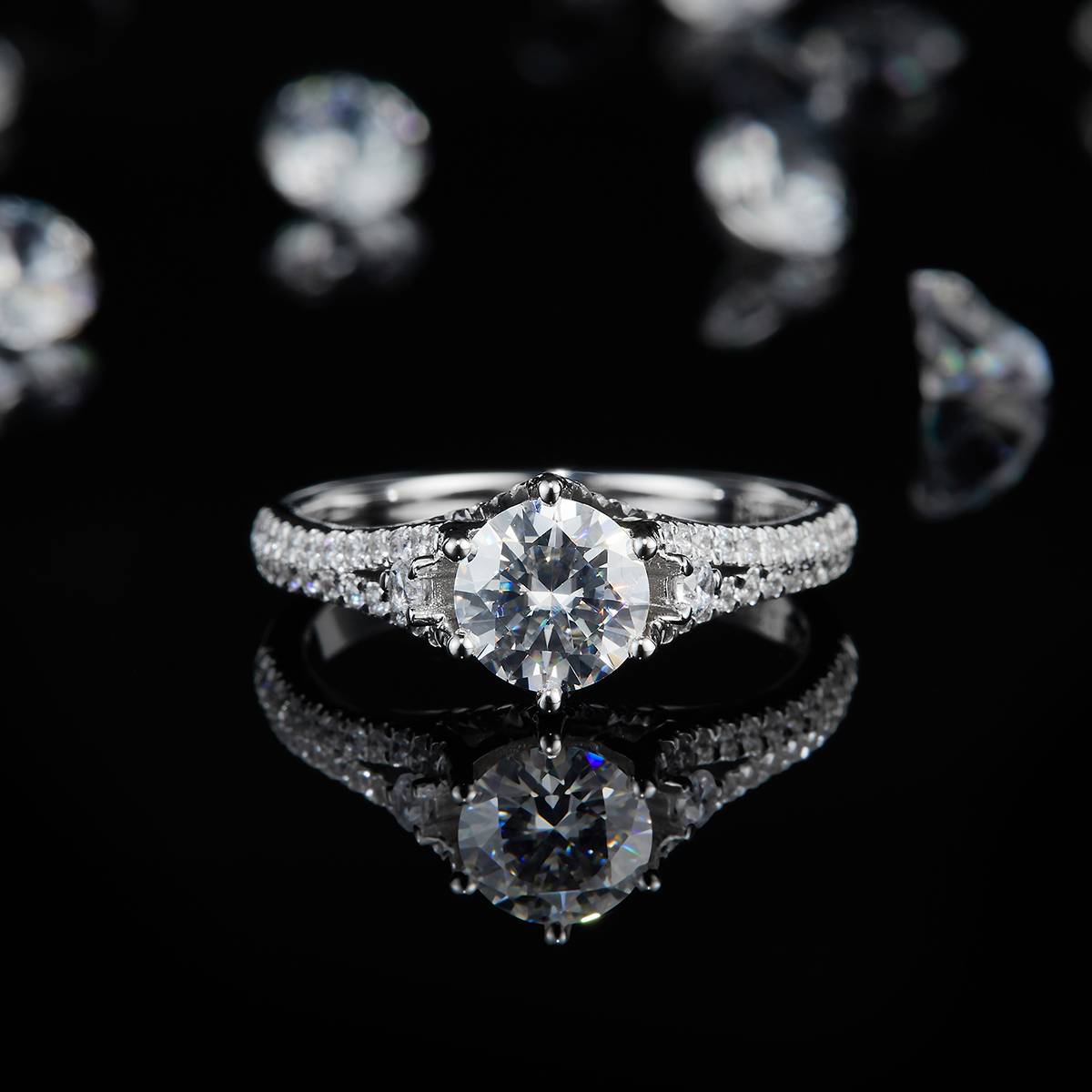 轻奢圆钻女戒S925银镀白金定制选款主石莫桑钻1.0ct/副石高碳钻
