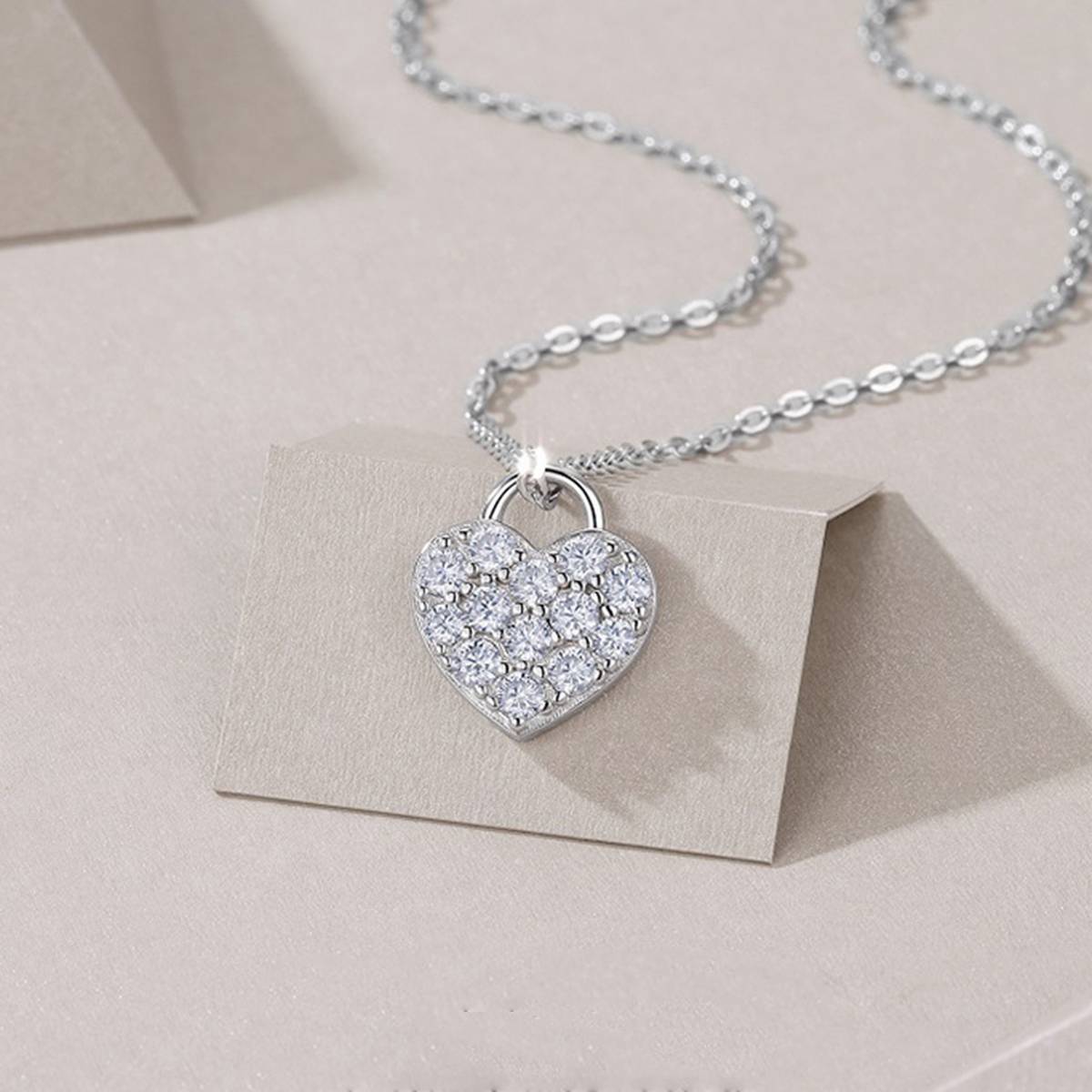 P15493款S925银镀18K白金爱心锁MoissaniteNecklace0.58ct