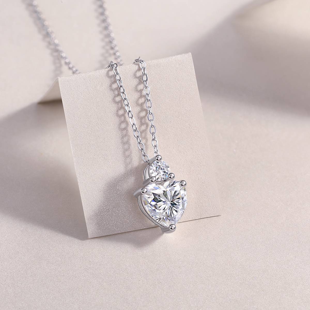 P13783款S925银镀18K白金心形MoissaniteNecklace主石8.0mm/2.0ct