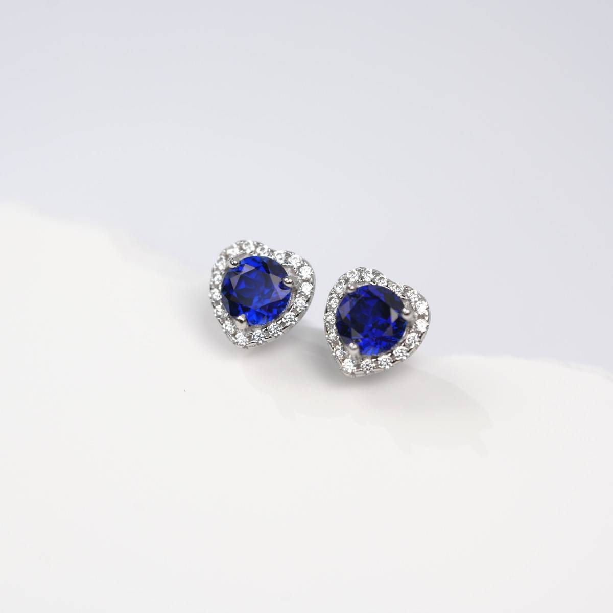 E1735款925银镀18K白金培育彩宝Stud Earring主石5.0mm