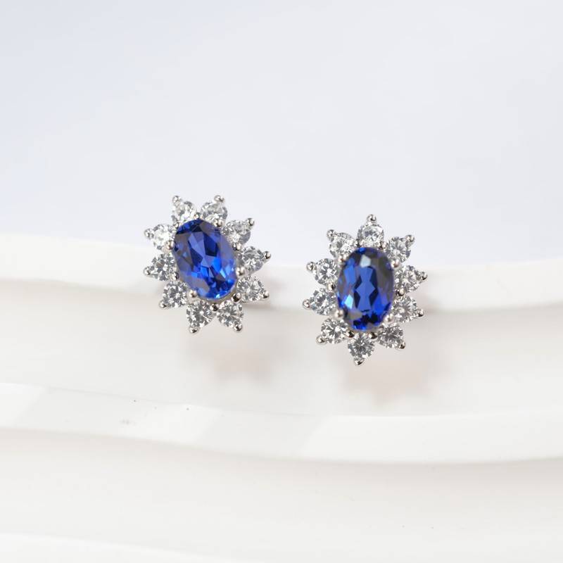 E2020114 蛋形培育祖母绿S925银镀白金耳环6*4mmmm/0.8ct