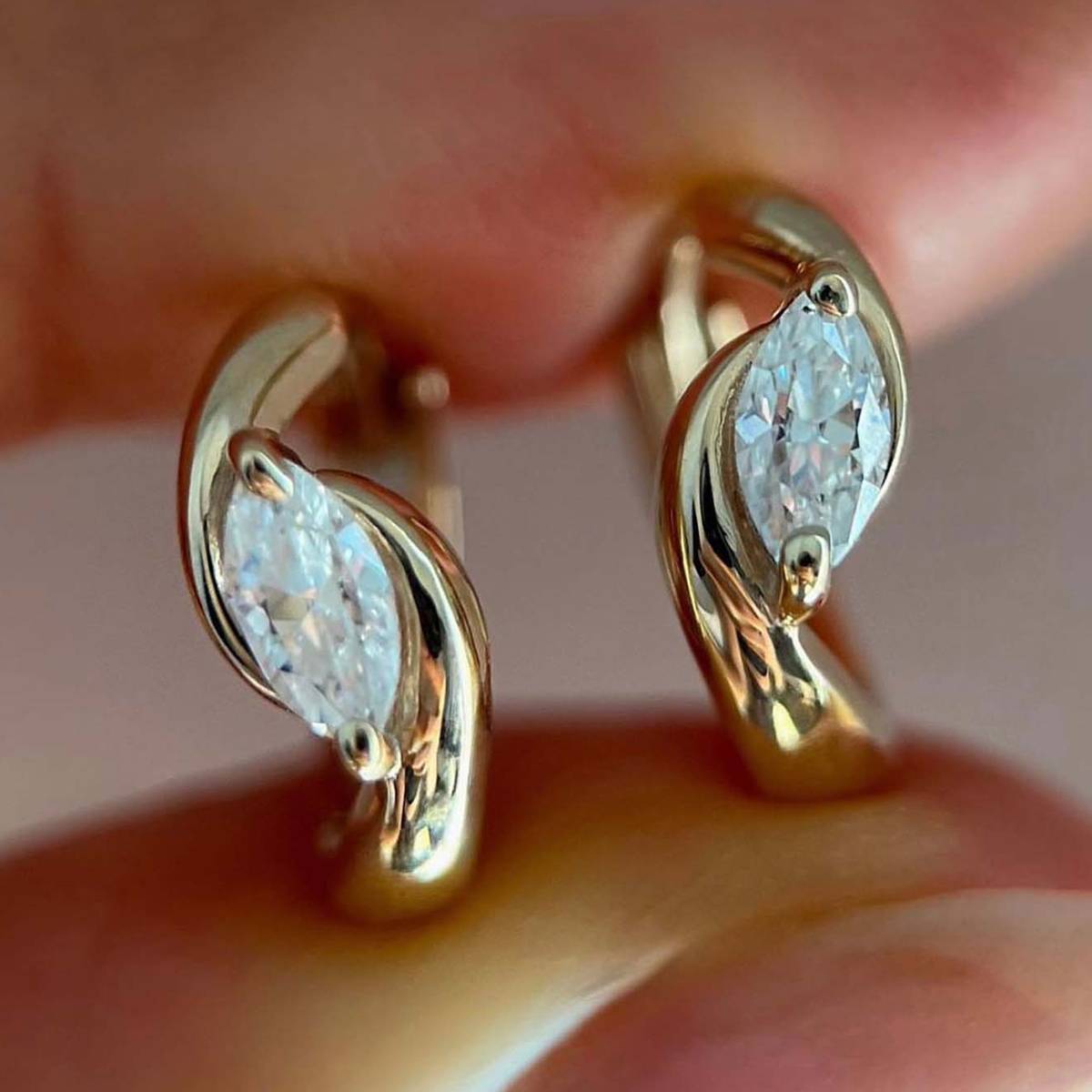 ME0022款S25银镀18K金马眼形Moissanite耳圈耳环0.8ct