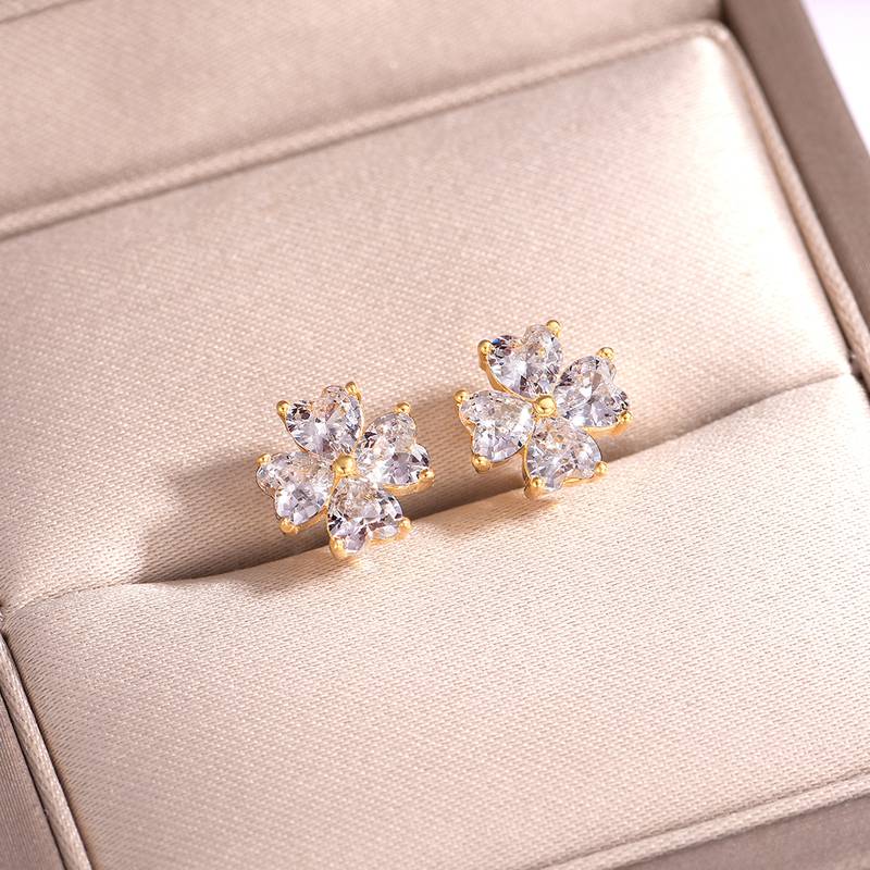 ME0023款S25银镀18K金心形Moissanite四叶草Stud Earring2.4ct/4.0mm