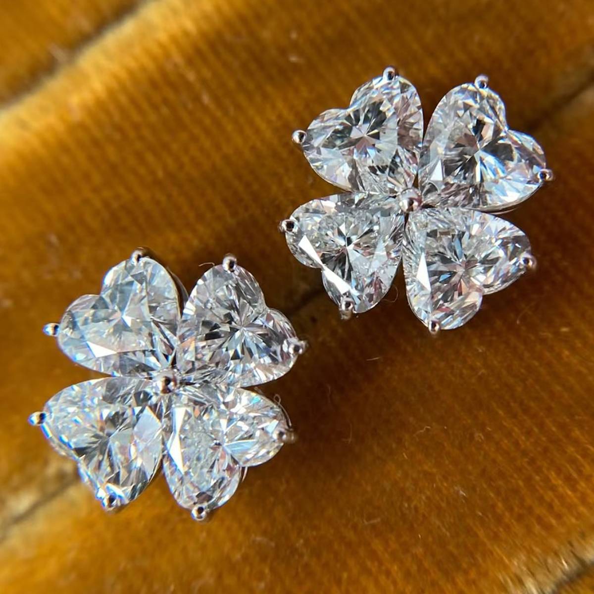 ME0023款S25银镀18K金心形Moissanite四叶草Stud Earring2.4ct/4.0mm