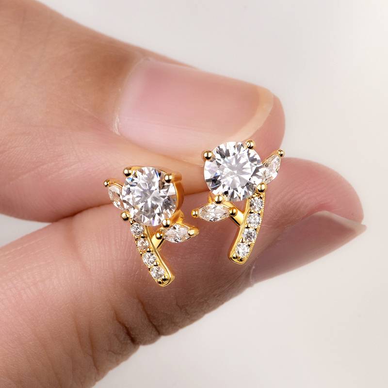 ME0026款S25银镀18K黄金Moissanite小花Stud Earring1.0ct