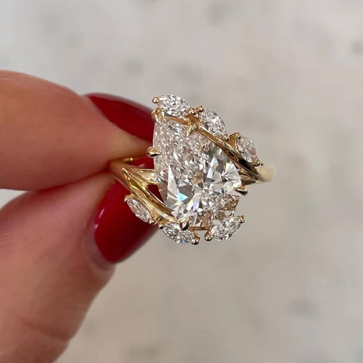 MR0145款S25银镀18K黄金奢华水滴形莫桑钻女戒主石4.0ct/12*8mm