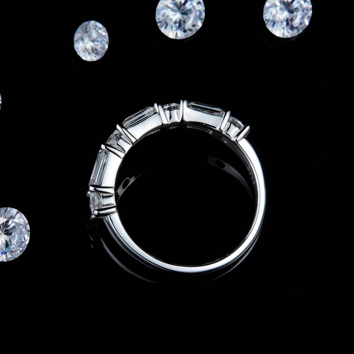 Grandmother Cutting Ring S925 Silver Plated Platinum Customized Selection Moissanite 1.9ct