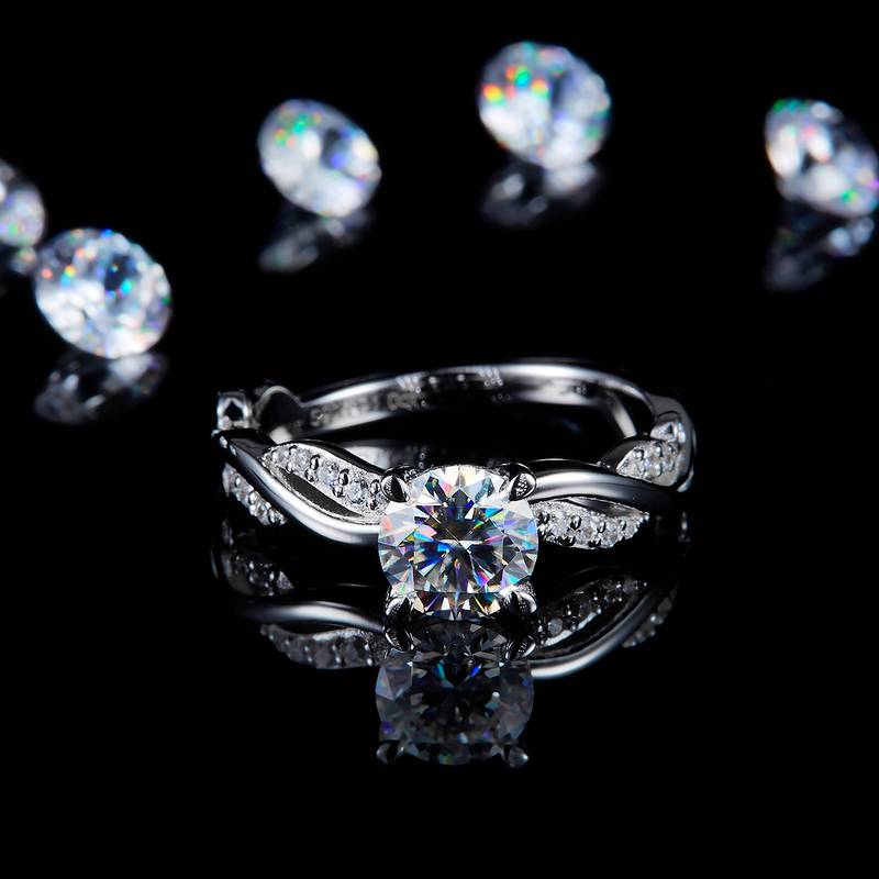 扭臂四爪Women's RingS925银镀白金定制款主石Moissanite1.0ct/副石高碳钻