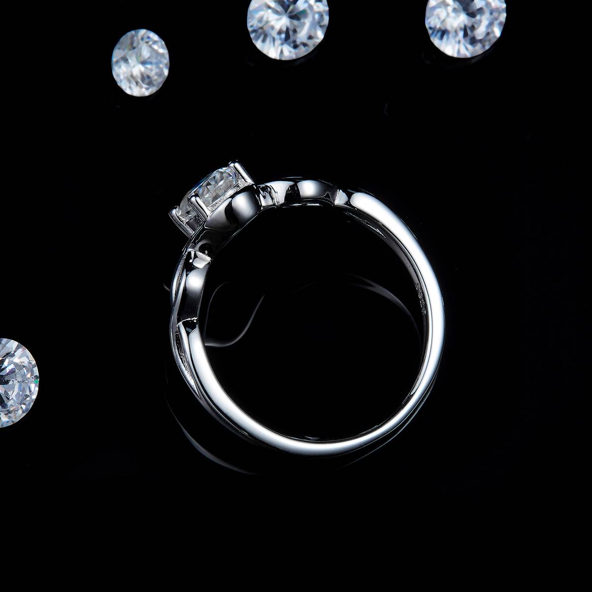 简约蛋形女戒S925银镀白金定制选款主石莫桑钻1.0ct/副石高碳钻