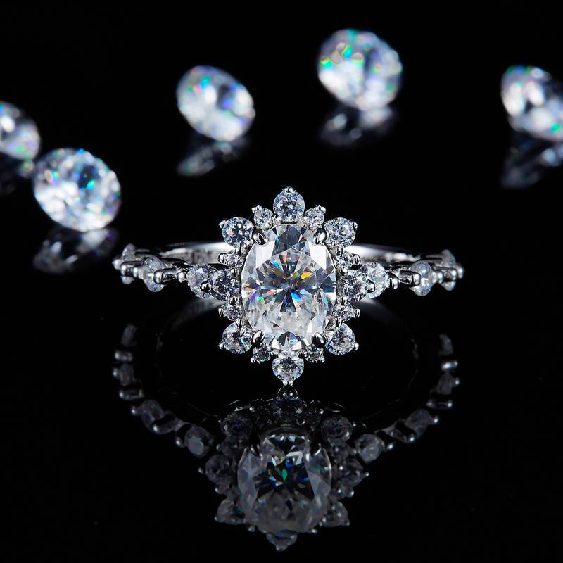 蛋形太阳花女戒S925银镀白金定制选款主石莫桑钻1.5ct/副石高碳钻