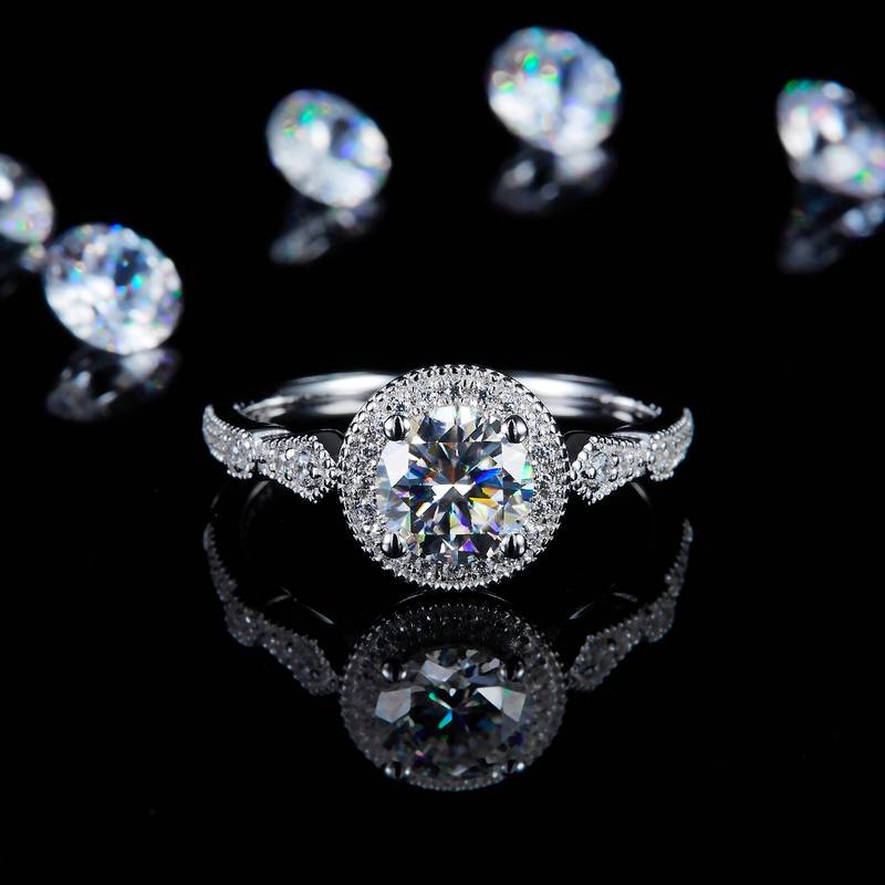 圆包珠边Women's RingS925银镀白金定制选款主石Moissanite1.0ct/副石高碳钻