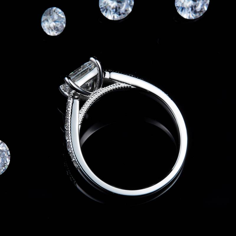 轻奢公主方女戒S925银镀白金定制选款主石莫桑钻1.2ct/副石高碳钻