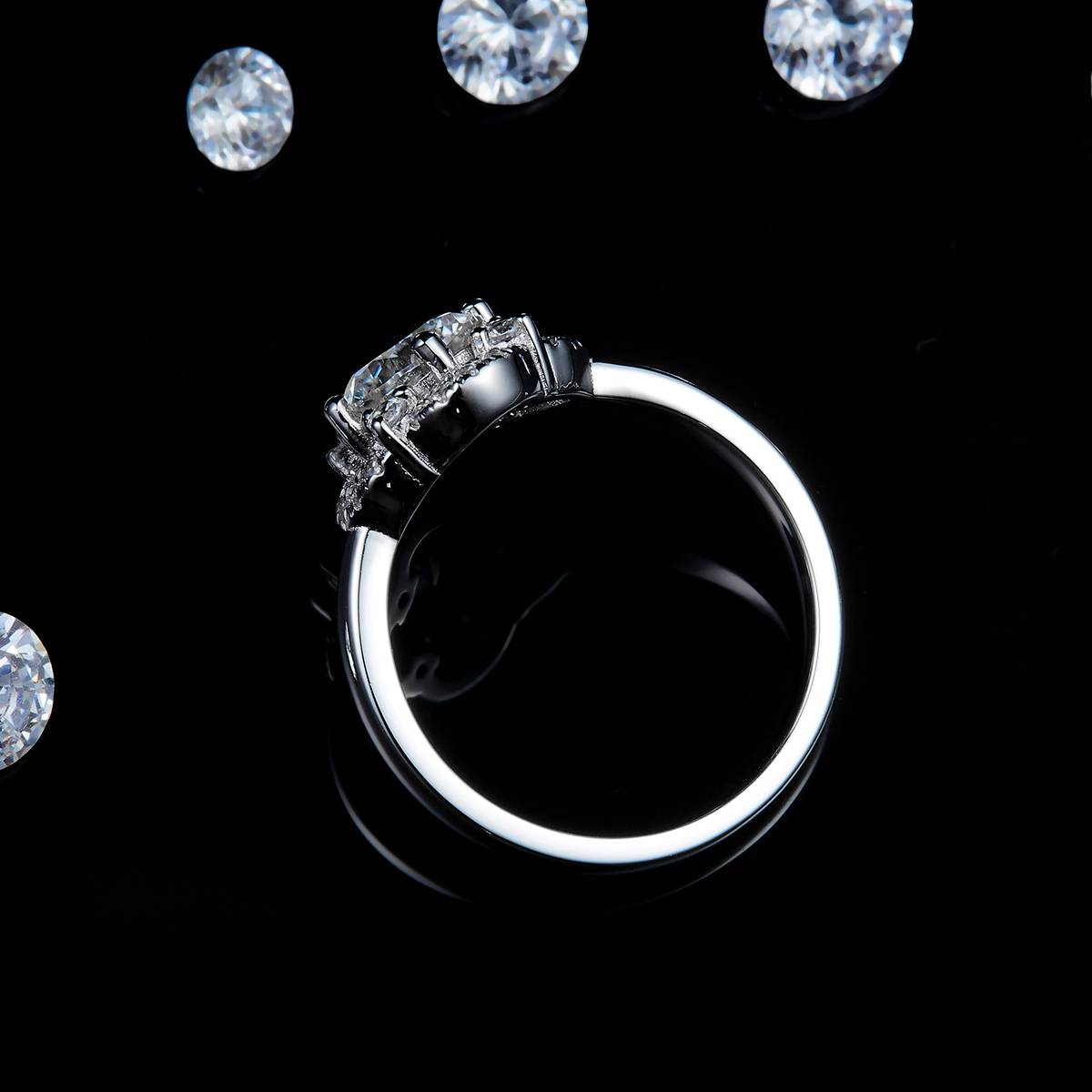 简约四叶花女戒S925银镀白金定制选款主石莫桑钻1.0ct/副石高碳钻