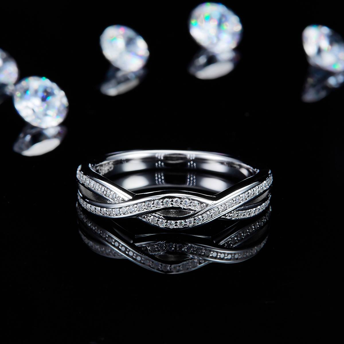 轻奢扭臂排戒女戒S925银镀白金定制选款副石莫桑钻0.18ct
