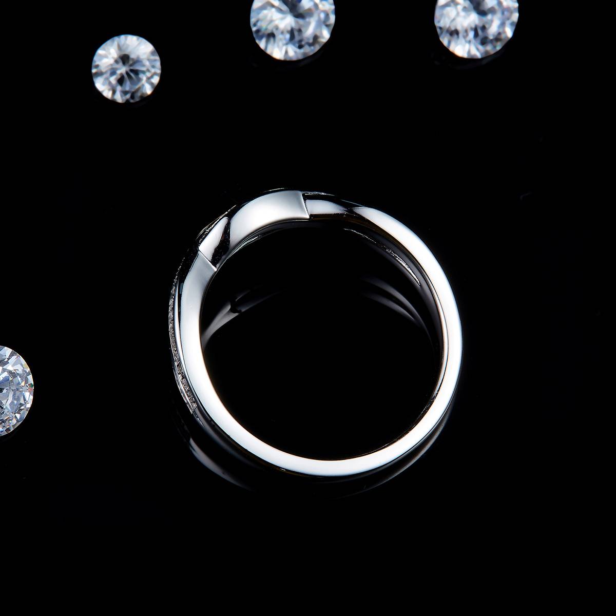 轻奢扭臂排戒女戒S925银镀白金定制选款副石莫桑钻0.18ct