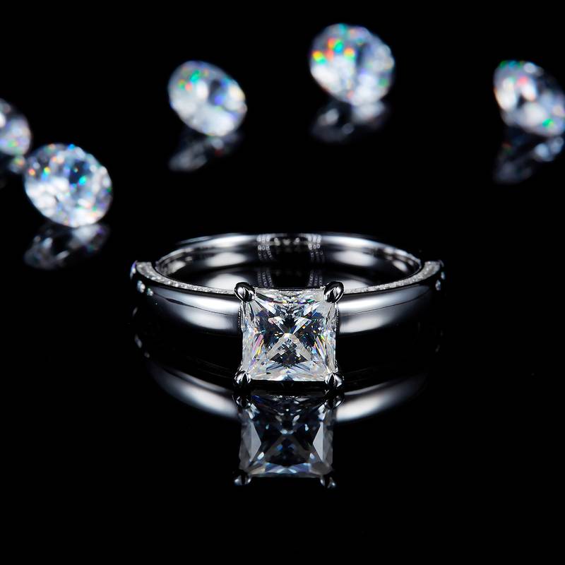 简约公主方女戒S925银镀白金定制选款主石莫桑钻1.2ct/副石高碳钻