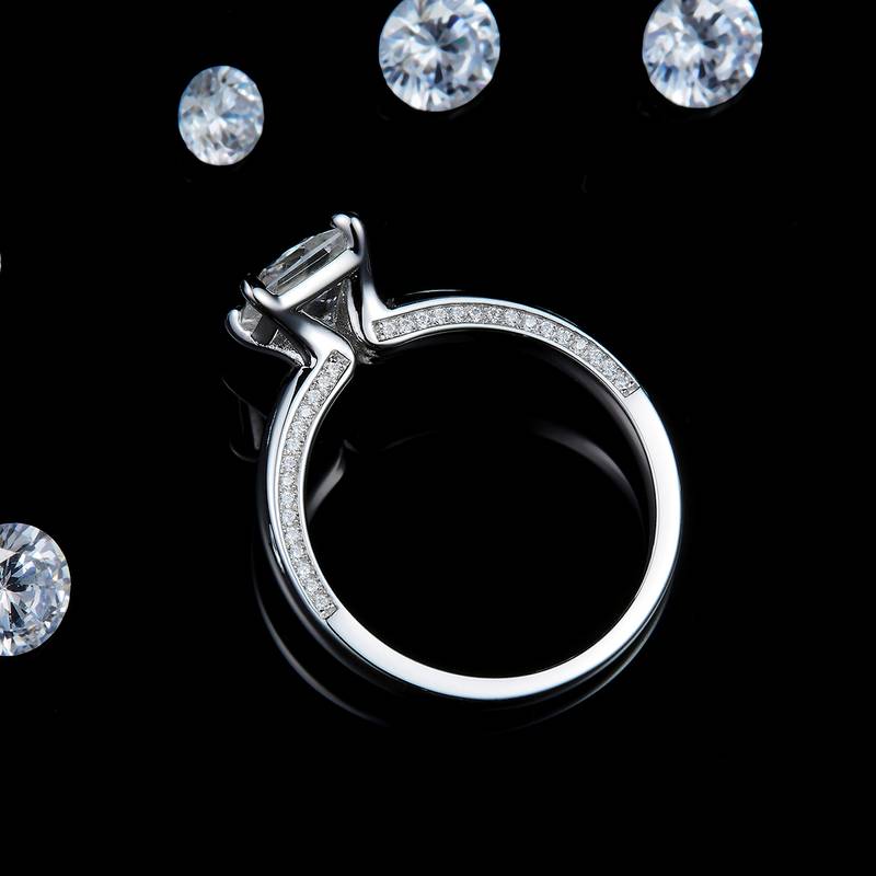 简约公主方女戒S925银镀白金定制选款主石莫桑钻1.2ct/副石高碳钻