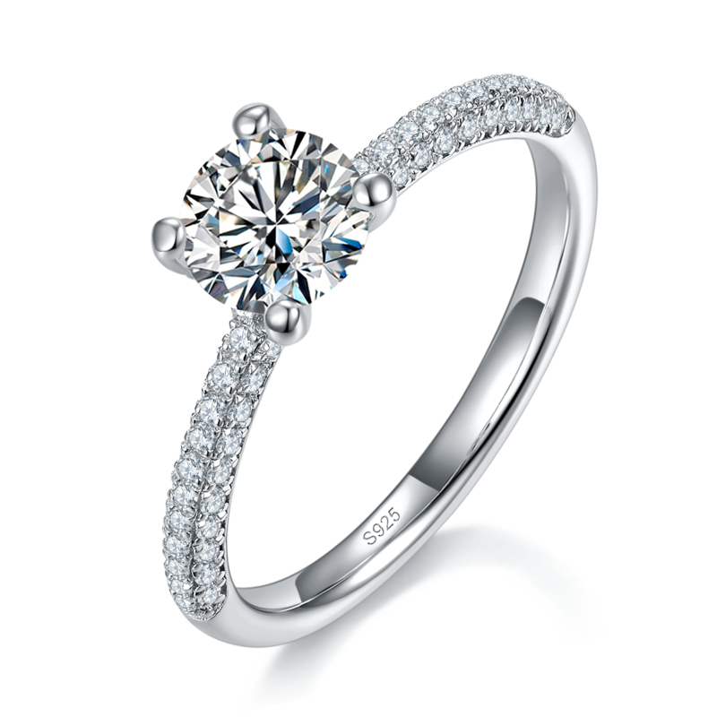 Affordable Luxury满钻四爪Women's RingS925银镀白金定制选款主石Moissanite1.0ct/副石高碳钻