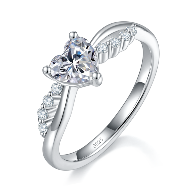 心形女戒S925银镀白金定制选款主石莫桑钻0.8ct/副石高碳钻