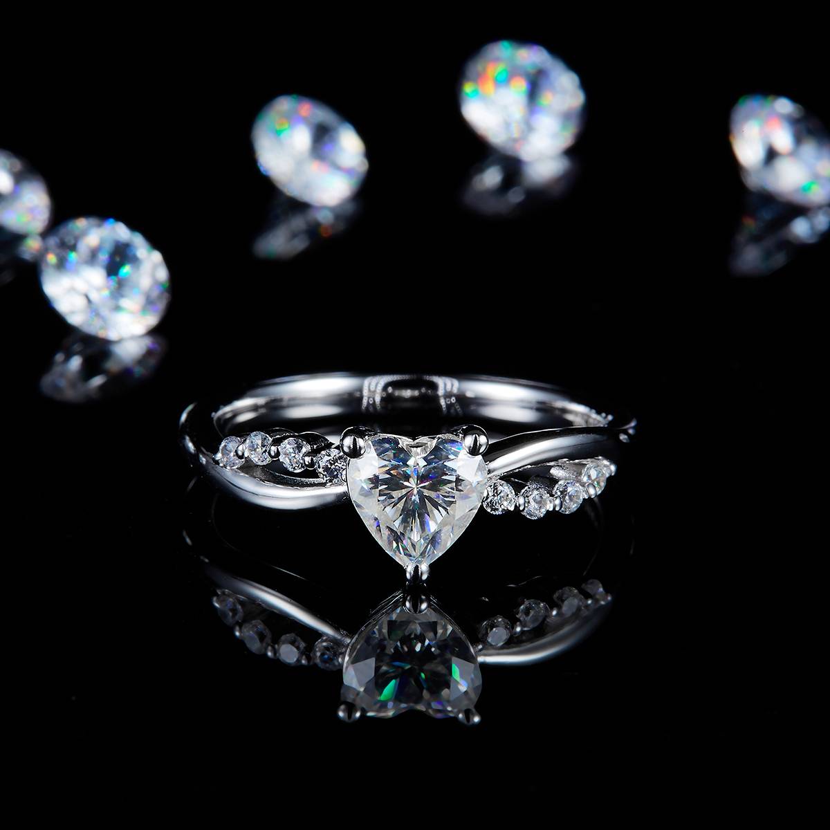 Heart Women's Ring S925 Silver Plated Platinum Customized Selection Main Stone Moissanite 0.8ct/Side Stone Cubic Zirconia