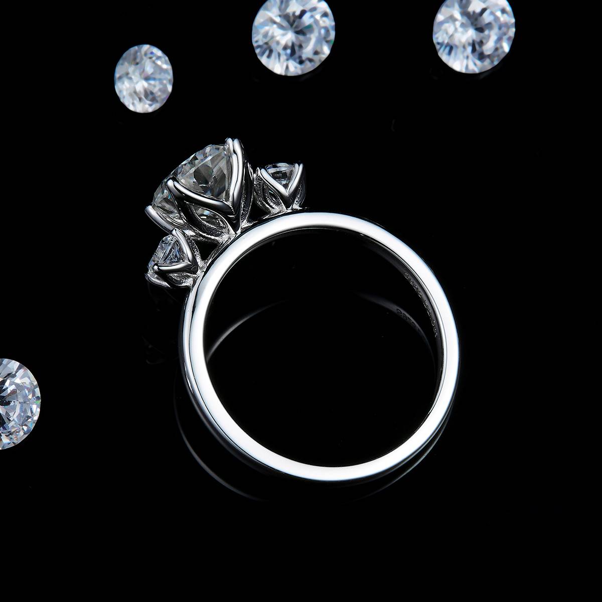 蛋形三石女戒S925银镀白金定制选款莫桑钻2.0ct