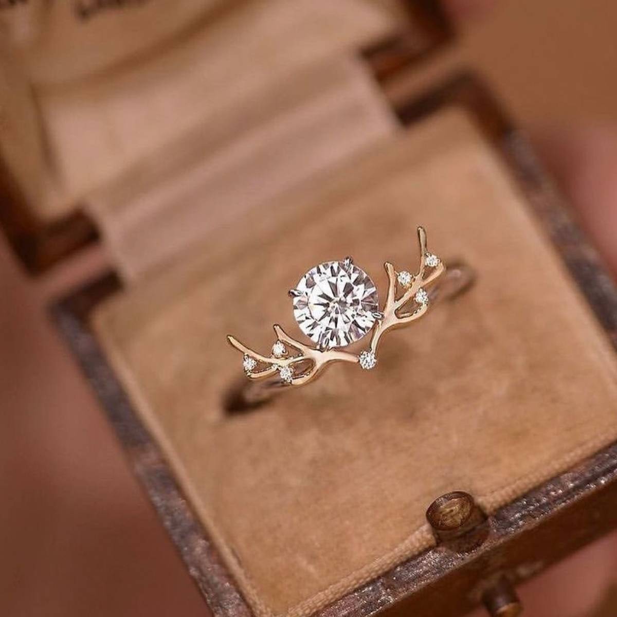 MR0156款S25银镀18K黄金圆形莫桑钻藤蔓枝叶女戒主石1.2ct/7.0mm