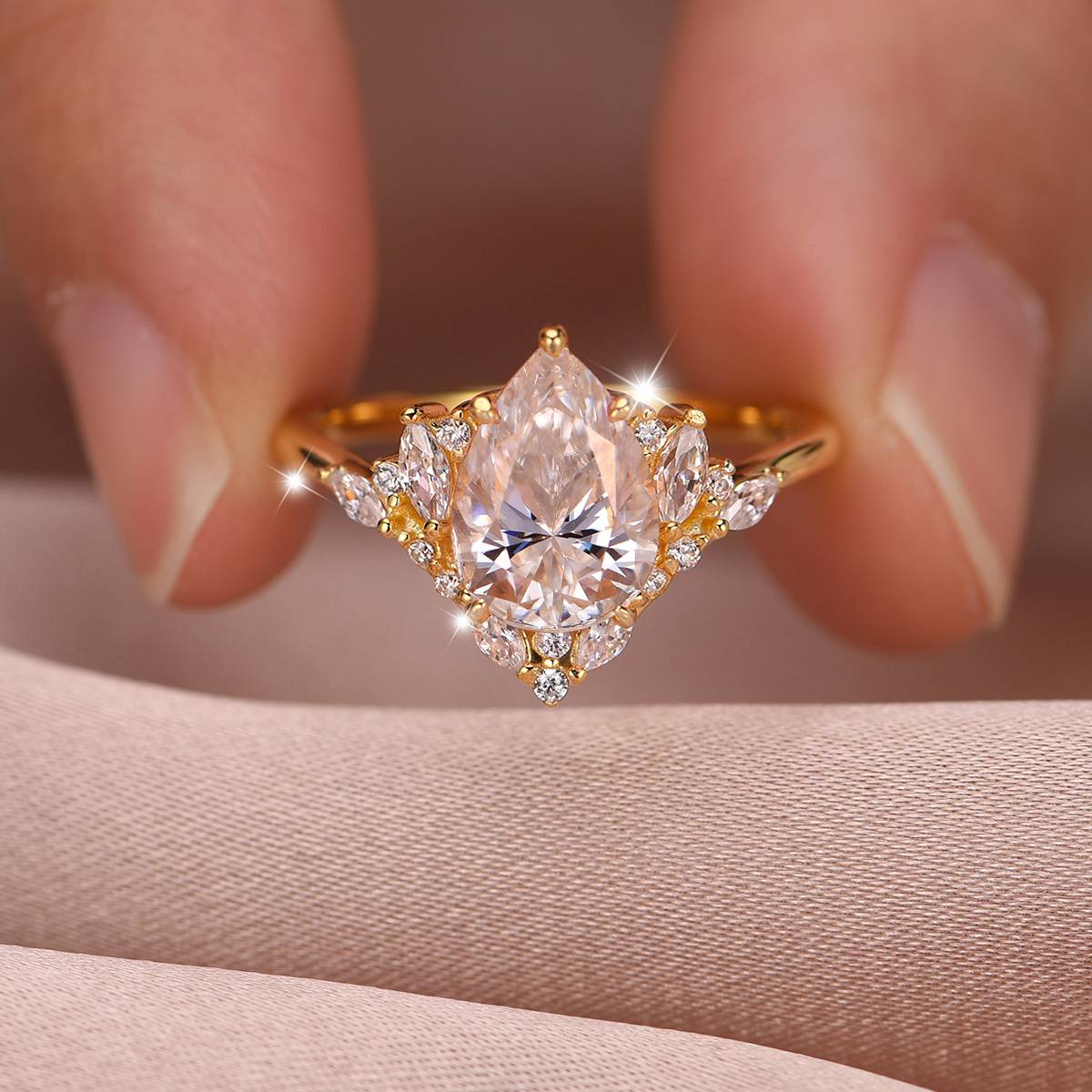 MR0161款S25银镀18K黄金水滴形MoissaniteAffordable LuxuryWomen's Ring主石2.0ct/10*7mmmm