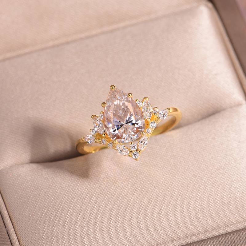 MR0161款S25银镀18K黄金水滴形MoissaniteAffordable LuxuryWomen's Ring主石2.0ct/10*7mmmm